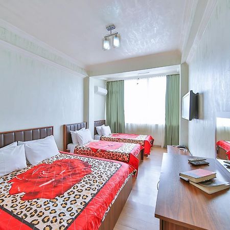 Royal Hotel Батуми Экстерьер фото