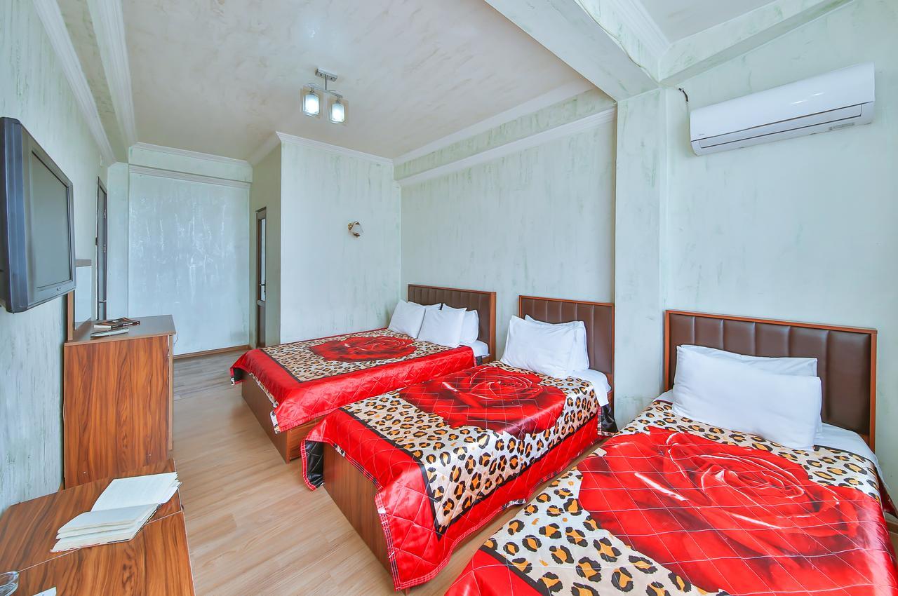 Royal Hotel Батуми Экстерьер фото