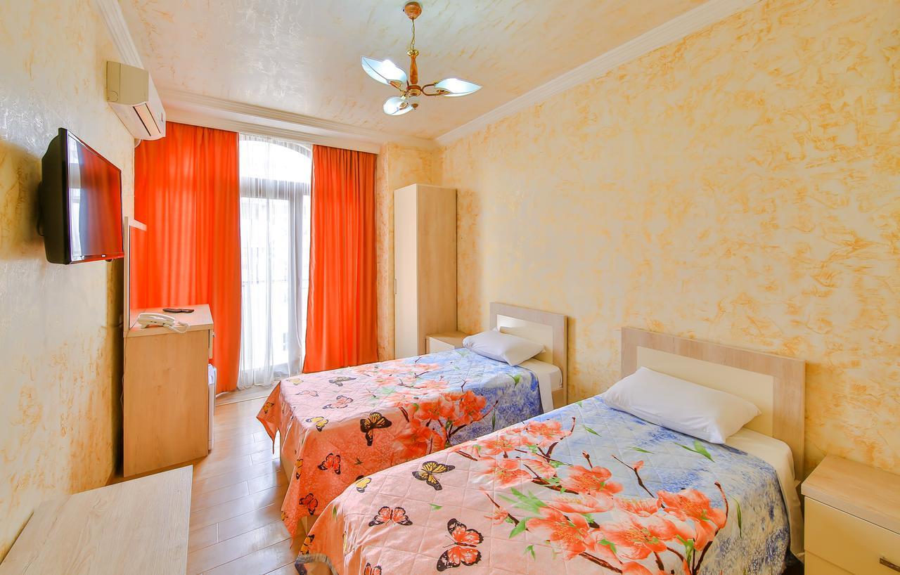 Royal Hotel Батуми Экстерьер фото