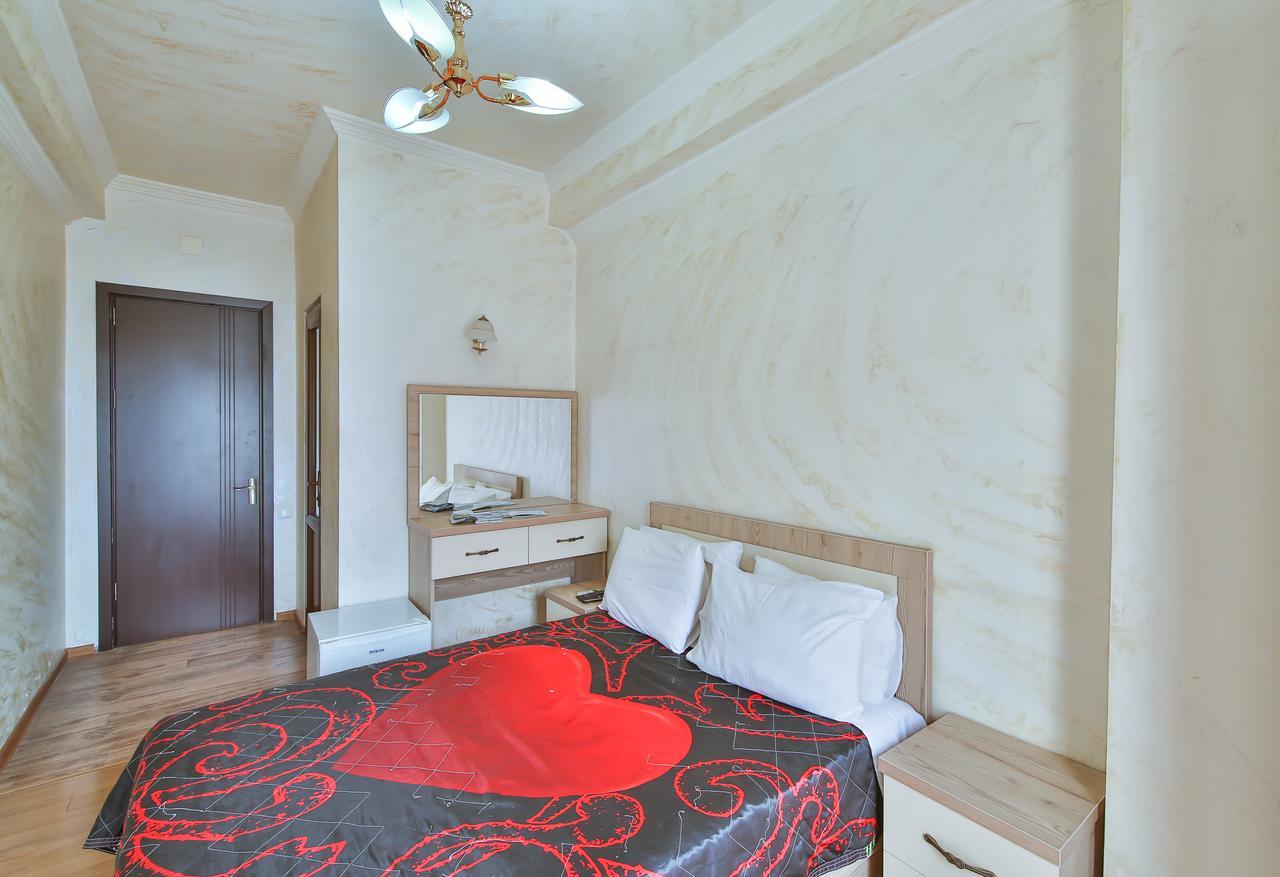 Royal Hotel Батуми Экстерьер фото