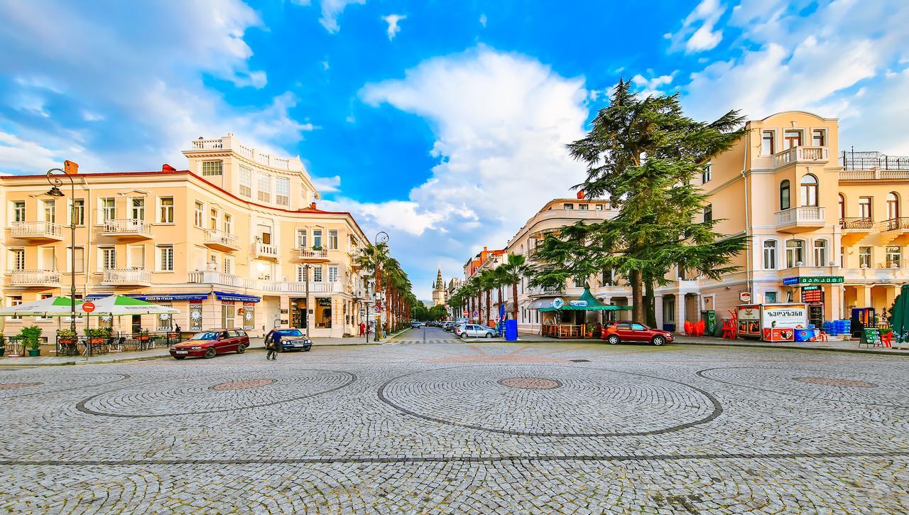 Royal Hotel Батуми Экстерьер фото