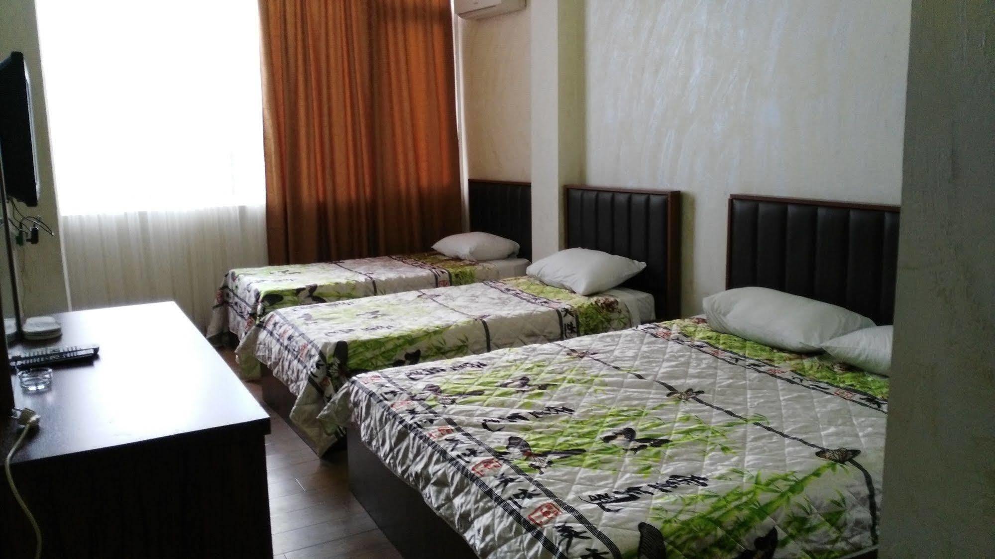 Royal Hotel Батуми Экстерьер фото